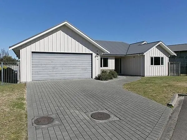 Lochaber Lodge - Acacia Bay Holiday Home Taupo