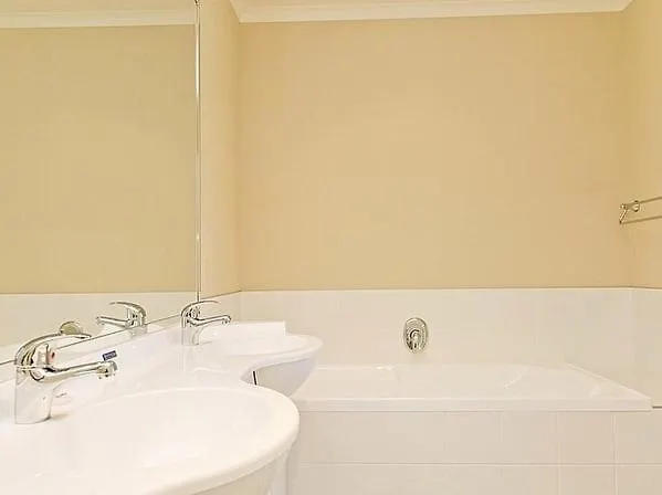 Lochaber Lodge - Acacia Bay Holiday Home Taupo